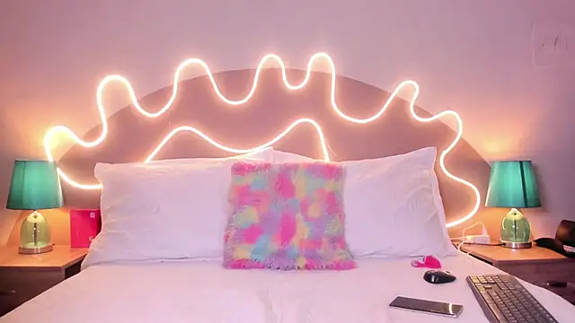 Enrrixxx  online show from 19, 9, 2025