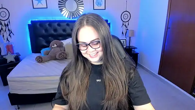 LolaVillalobos online show from 8, 5, 2026