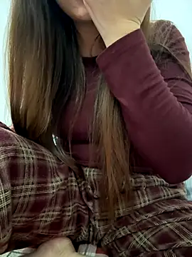 PhuongNhi21 online show from 2, 12, 2025