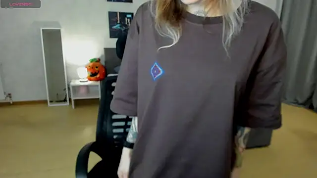 Snapshot of tattoo_art_baby chatting on 7, 11, 2025 tattoo art baby online show from 7, 11, 2025