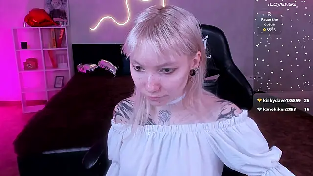 Snapshot of tattoo_art_baby chatting on 1, 4, 2026 tattoo art baby online show from 1, 4, 2026