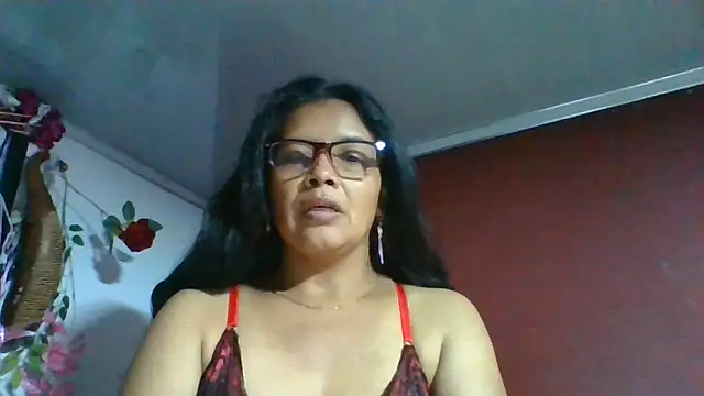 Snapshot of DianaOchoa_ chatting on 13, 6, 2026 DianaOchoa online show from 13, 6, 2026