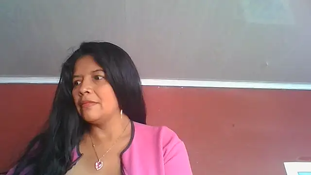 Snapshot of DianaOchoa_ chatting on 26, 6, 2026 DianaOchoa online show from 26, 6, 2026