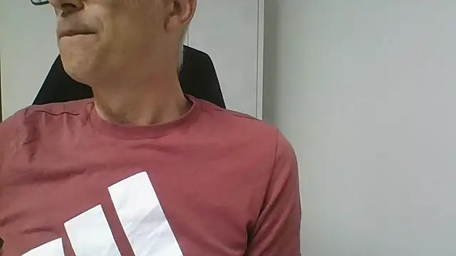 Snapshot of Sensor2000 chatting on 29, 5, 2026 Sensor2000 online show from 29, 5, 2026
