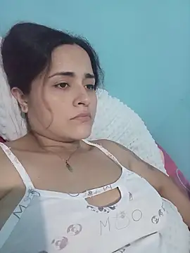 candy  fox  online show from 7, 1, 2026