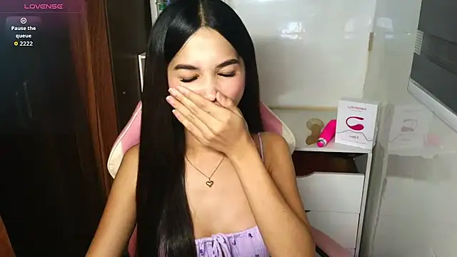 Snapshot of sweetleigh18 chatting on 8, 11, 2025 sweetleigh18 online show from 8, 11, 2025