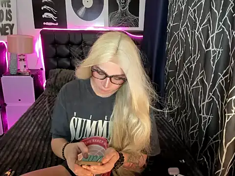Alita Watsons online show from 17, 5, 2026