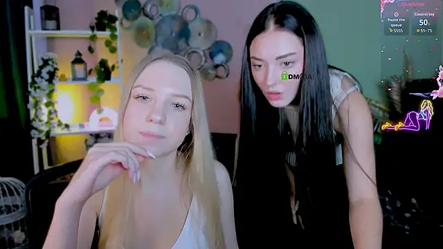 Snapshot of miki-niki chatting on 15, 9, 2025 miki-niki online show from 15, 9, 2025