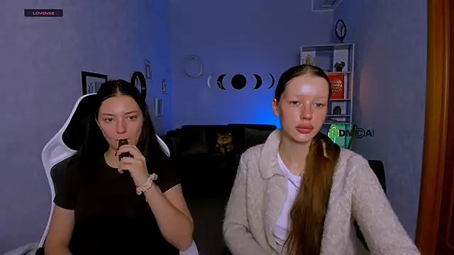 Snapshot of miki-niki chatting on 30, 9, 2025 miki-niki online show from 30, 9, 2025