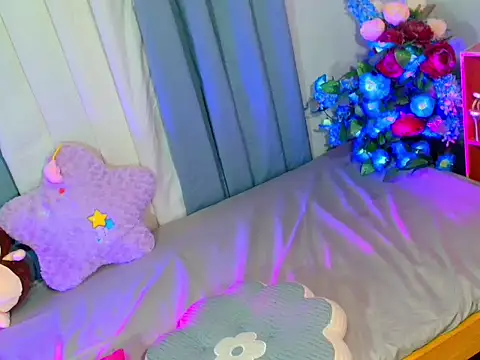 Snapshot of baby_kiraxx chatting on 6, 6, 2026 baby kiraxx online show from 6, 6, 2026