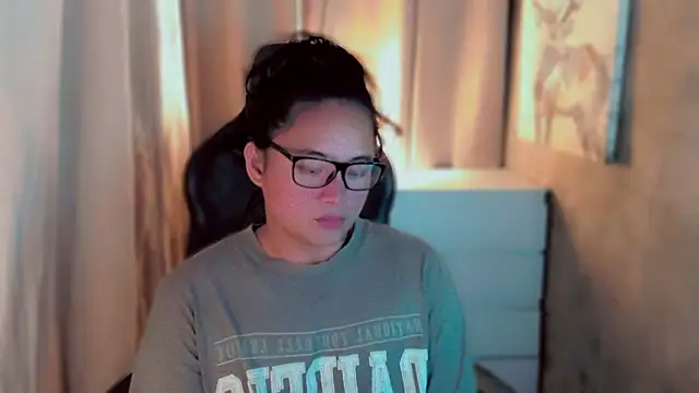 Snapshot of kaicromwell_ chatting on 21, 10, 2025 kaicromwell online show from 21, 10, 2025