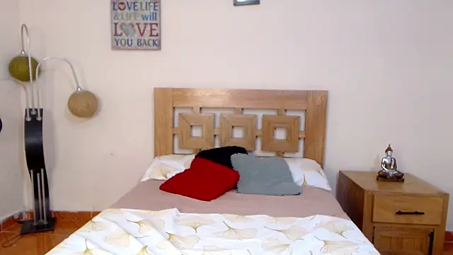 Snapshot of ValeSantoDomingo chatting on 14, 10, 2025 ValeSantoDomingo online show from 14, 10, 2025