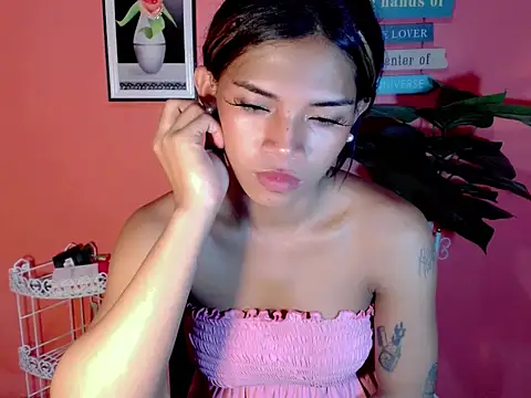 Snapshot of Sweet_ThaliaXX chatting on 10, 9, 2025 Sweet ThaliaXX online show from 10, 9, 2025