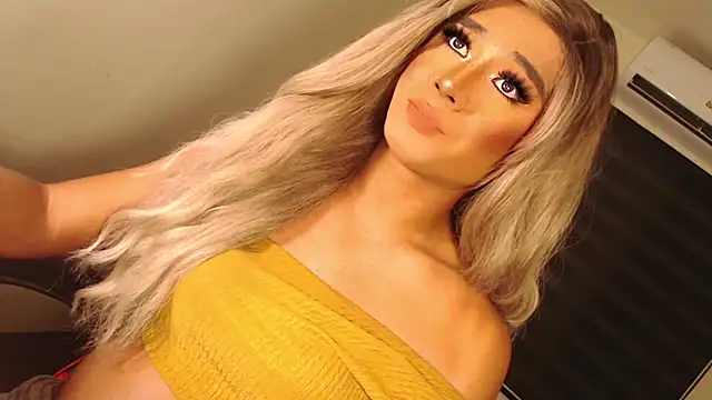 SissifyMeNow online show from 25, 10, 2025