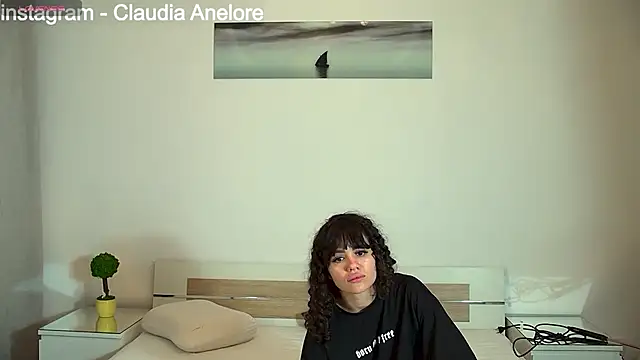 QueeAnne online show from 12, 11, 2025