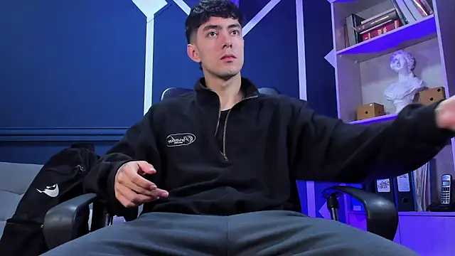 etham wolf  online show from 9, 9, 2025