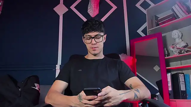 etham wolf  online show from 27, 11, 2025