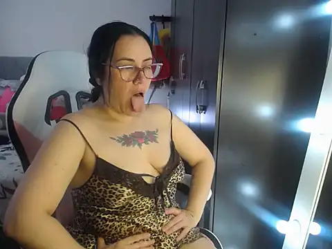 sweet adele  online show from 24, 10, 2025