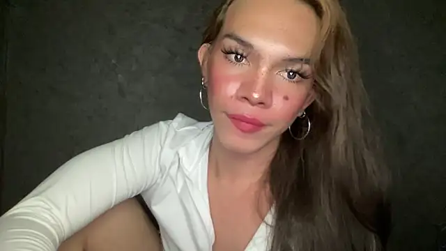 Snapshot of Misselliefayexxx chatting on 23, 10, 2025 Misselliefayexxx online show from 23, 10, 2025