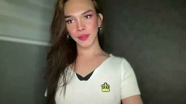 Snapshot of Misselliefayexxx chatting on 7, 11, 2025 Misselliefayexxx online show from 7, 11, 2025