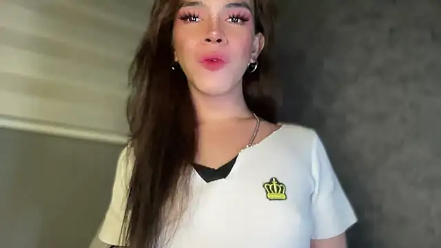 Snapshot of Misselliefayexxx chatting on 28, 11, 2025 Misselliefayexxx online show from 28, 11, 2025