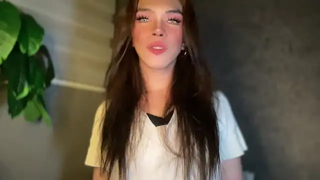 Snapshot of Misselliefayexxx chatting on 30, 11, 2025 Misselliefayexxx online show from 30, 11, 2025