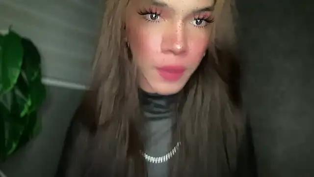 Snapshot of Misselliefayexxx chatting on 19, 12, 2025 Misselliefayexxx online show from 19, 12, 2025