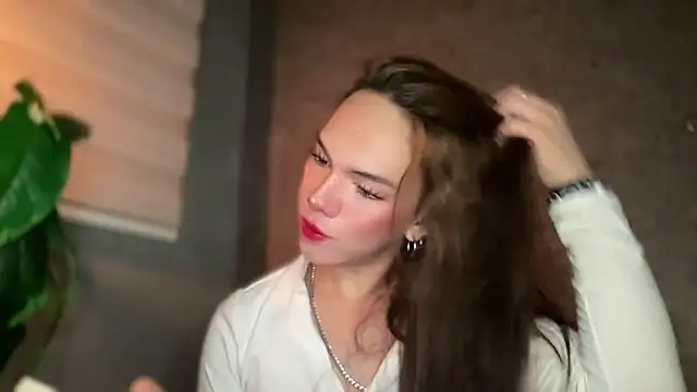 Snapshot of Misselliefayexxx chatting on 20, 12, 2025 Misselliefayexxx online show from 20, 12, 2025