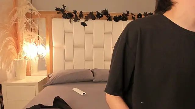 Daphne And Roger online show from 20, 11, 2025