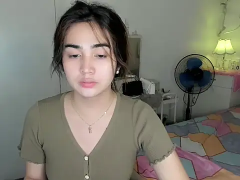 Snapshot of Alovelydoll_nica chatting on 4, 5, 2026 Alovelydoll nica online show from 4, 5, 2026