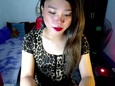 Urassiansweetcummer online show from 15, 3, 2026