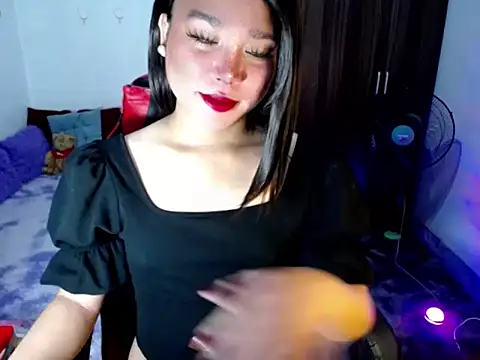 Urassiansweetcummer online show from 15, 5, 2026