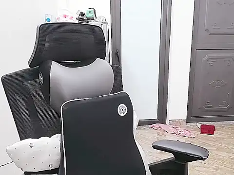 Shulee21 online show from 11, 9, 2025