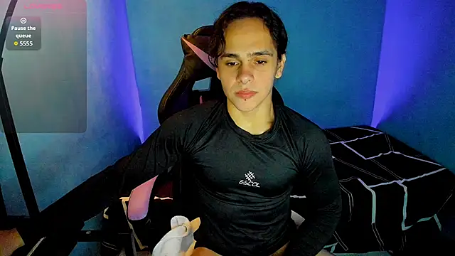 Snapshot of Maximiliano_scoott__ chatting on 12, 9, 2025 Maximiliano scoott online show from 12, 9, 2025