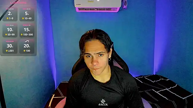 Snapshot of Maximiliano_scoott__ chatting on 18, 9, 2025 Maximiliano scoott online show from 18, 9, 2025