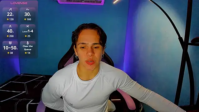 Snapshot of Maximiliano_scoott__ chatting on 3, 10, 2025 Maximiliano scoott online show from 3, 10, 2025