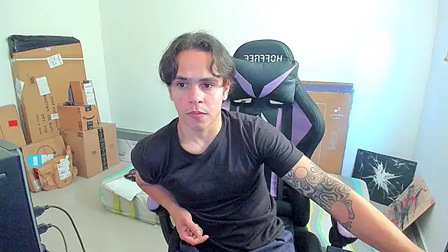 Snapshot of Maximiliano_scoott__ chatting on 28, 10, 2025 Maximiliano scoott online show from 28, 10, 2025