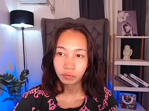 Snapshot of Sweet_kittyxx chatting on 4, 10, 2025 Sweet kittyxx online show from 4, 10, 2025