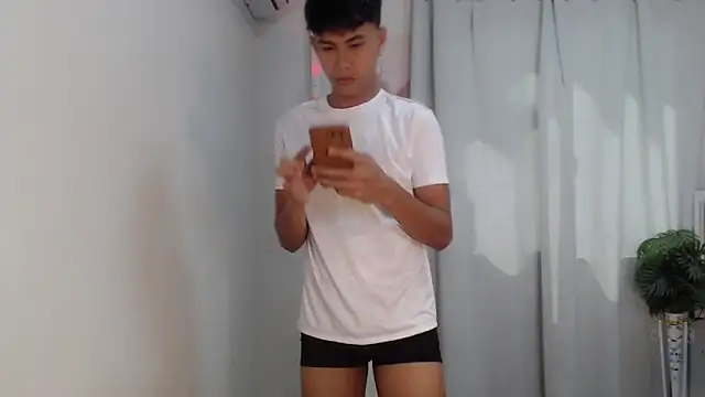 shokolet 2001 online show from 5, 12, 2025