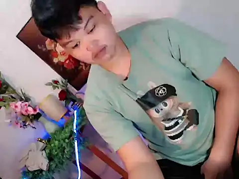 Snapshot of Reynelcock chatting on 27, 6, 2026 Reynelcock online show from 27, 6, 2026