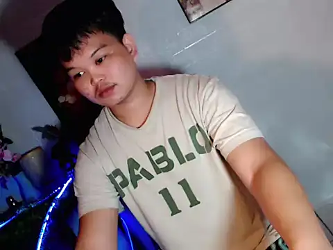 Snapshot of Reynelcock chatting on 2, 7, 2026 Reynelcock online show from 2, 7, 2026