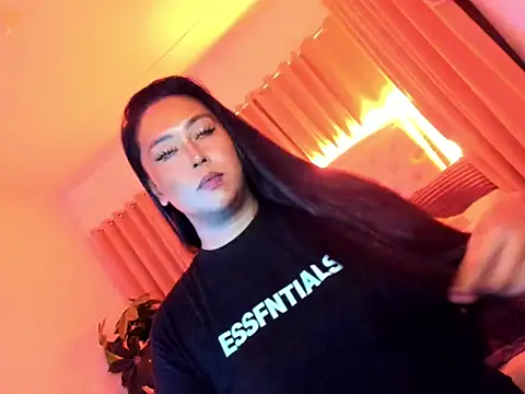 Snapshot of mistress_loy chatting on 2, 6, 2026 mistress loy online show from 2, 6, 2026