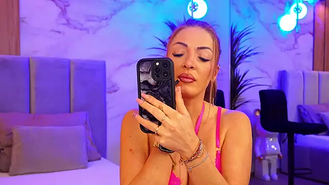 Snapshot of Izabellle02 chatting on 9, 2, 2026 Izabellle02 online show from 9, 2, 2026