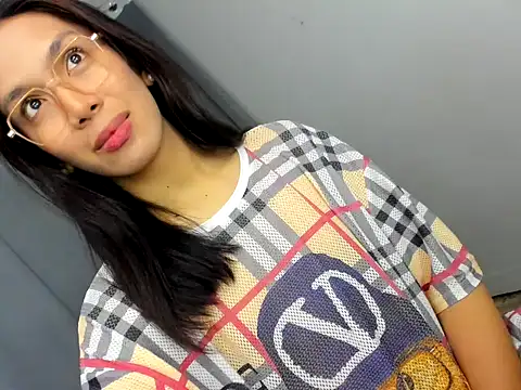 lucyshanex online show from 8, 11, 2025