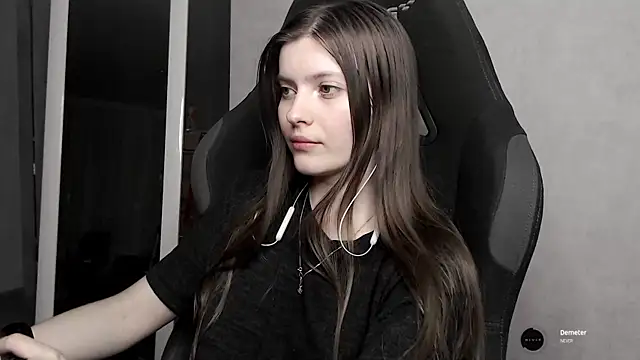 cute elfy  online show from 22, 9, 2025