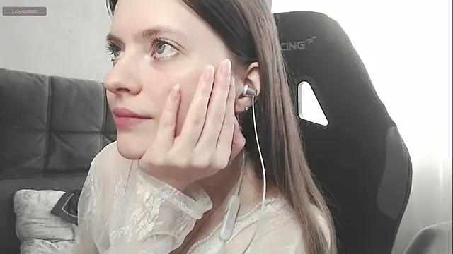 cute elfy  online show from 30, 10, 2025