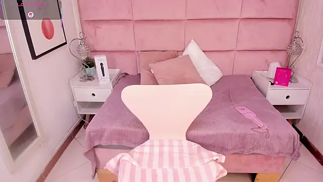 Janah Myers online show from 9, 10, 2025