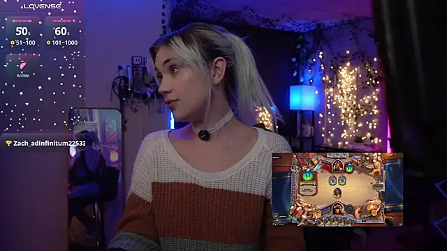 Snapshot of littlelune chatting on 17, 11, 2025 littlelune online show from 17, 11, 2025