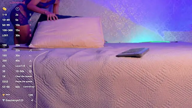 BeccaReedd online show from 28, 10, 2025