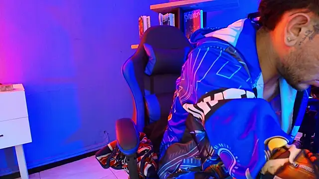 Snapshot of Thonixxx_mr chatting on 24, 2, 2026 Thonixxx mr online show from 24, 2, 2026